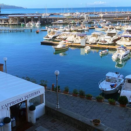 B&B L'Approdo ปิอาโนดิซอร์เรนโต ภายนอก รูปภาพ