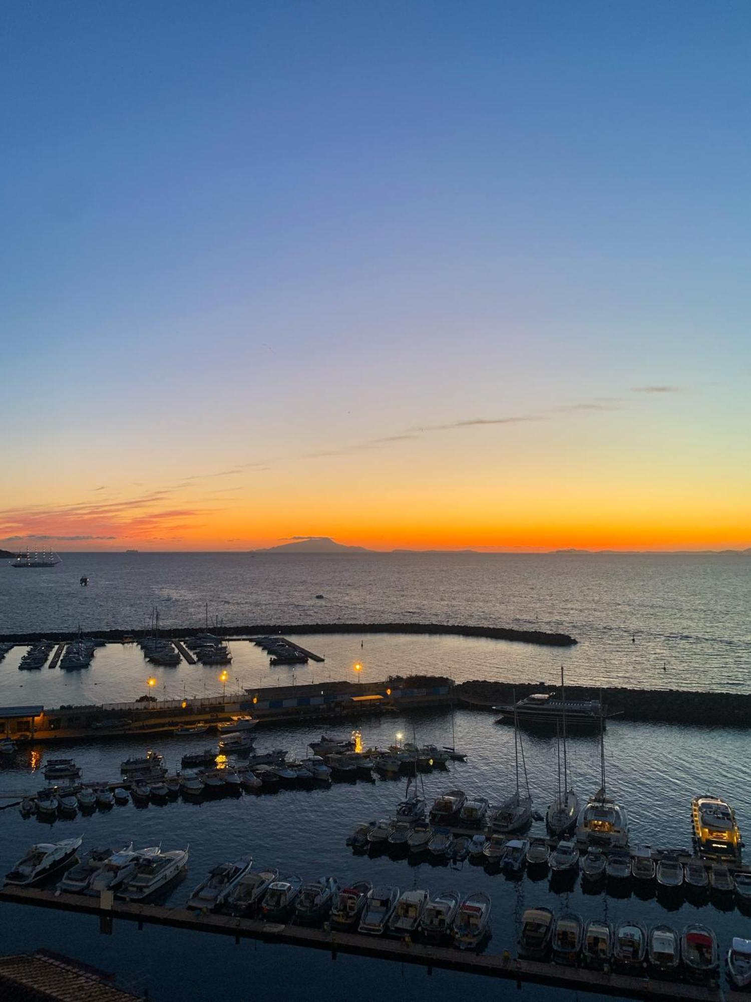 B&B L'Approdo ปิอาโนดิซอร์เรนโต ภายนอก รูปภาพ
